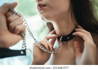DOMINACION CUELLO CON CADENA