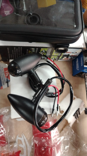 VIAS DE METAL NEGRO
