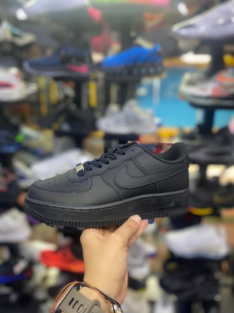 Af1 toda negra