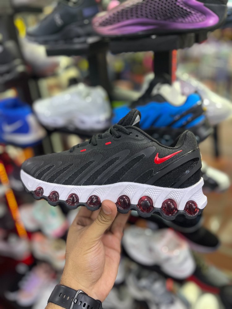 Air max DN 8 negra roja