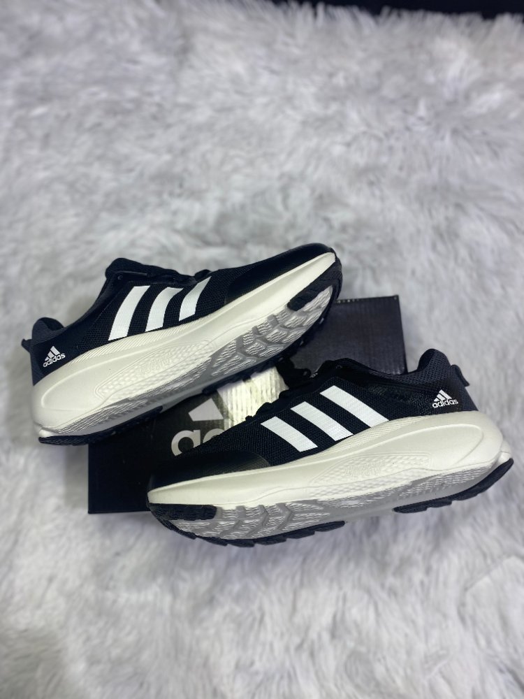 Adidas supernova