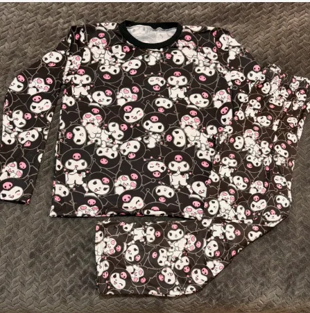 Pijama infantil full print KUROMI NEGRO