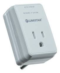 PROTECTOR P/EQUIPOS ELECTRONICOS 110V 15AMP LUMISTAR