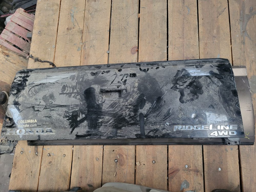 Compuerta Honda Ridgeline 4WD con camara negra
