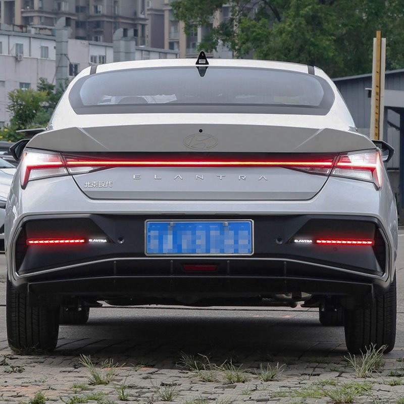 HYUNDAI ELANTRA 2023-2026 SMOKE