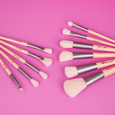 Brochas elegance blomshell