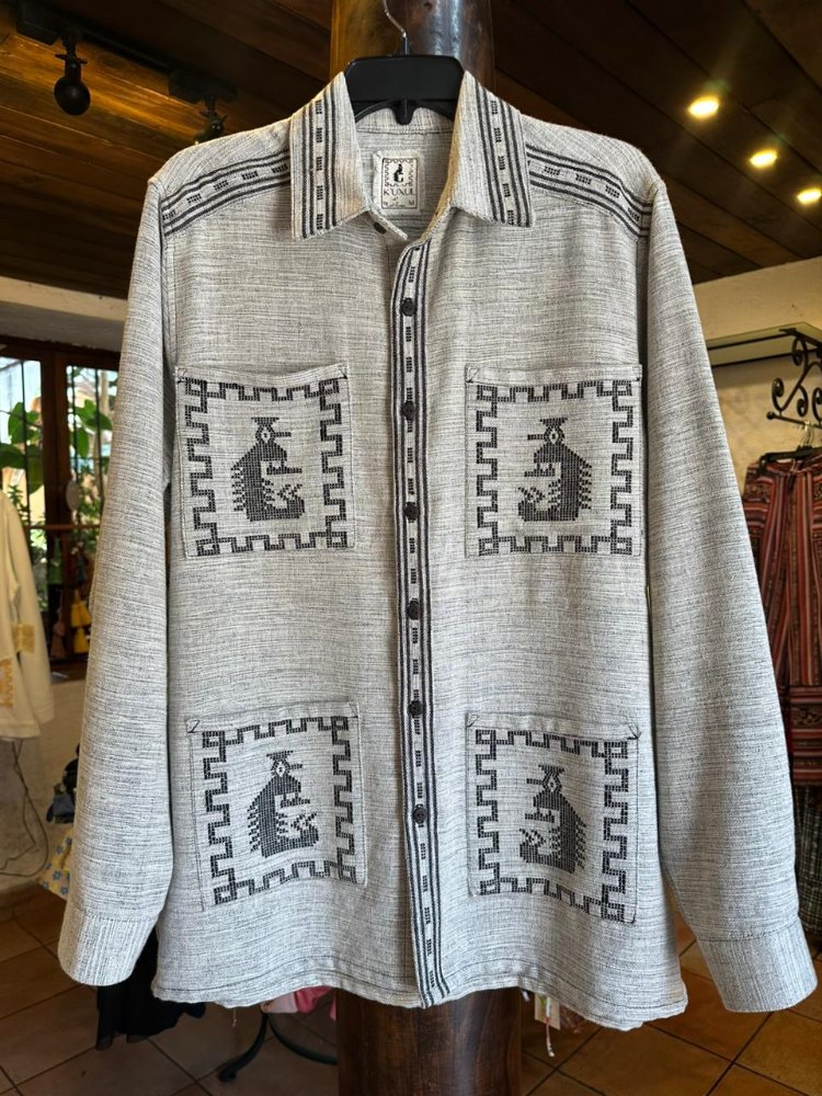 Guayabera Jaspeado Negro con Blanco M/ Larga