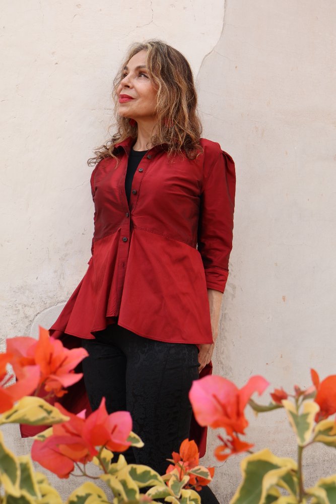 Blusa Hilo Button Front Top  tela de Chifón color vino