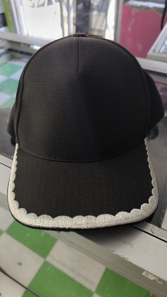 Gorra Negra Contorno