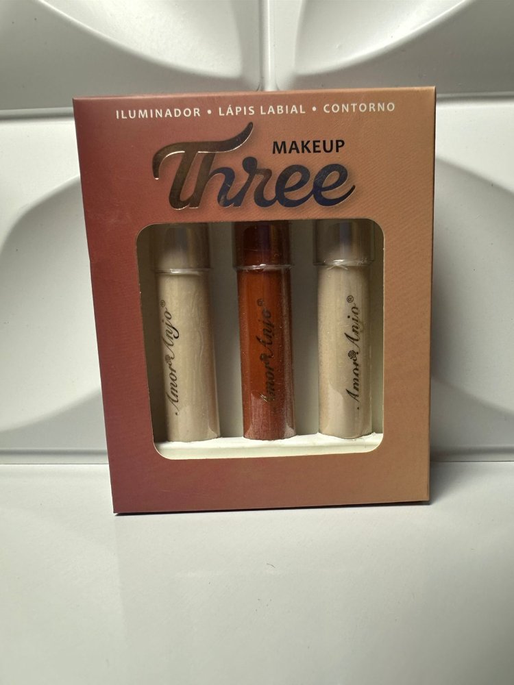 KIT 3 EM 1 LABIAL , CONTORNO E ILUMINADOR