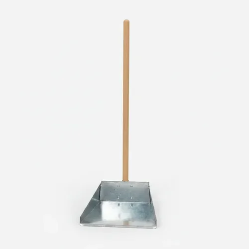 Pala chapa con cabo madera
