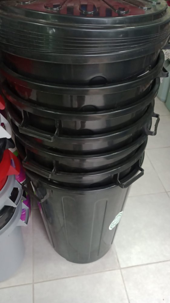 Tarro  residuo con tapa 68lts