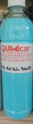 echo en el balde 1/2 lts quimicar