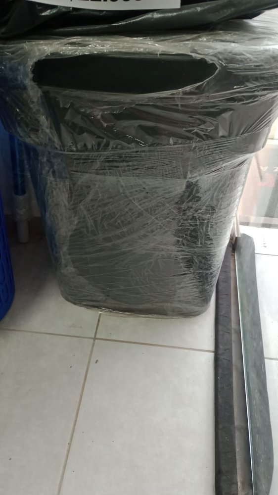 Tarro basura negro grande