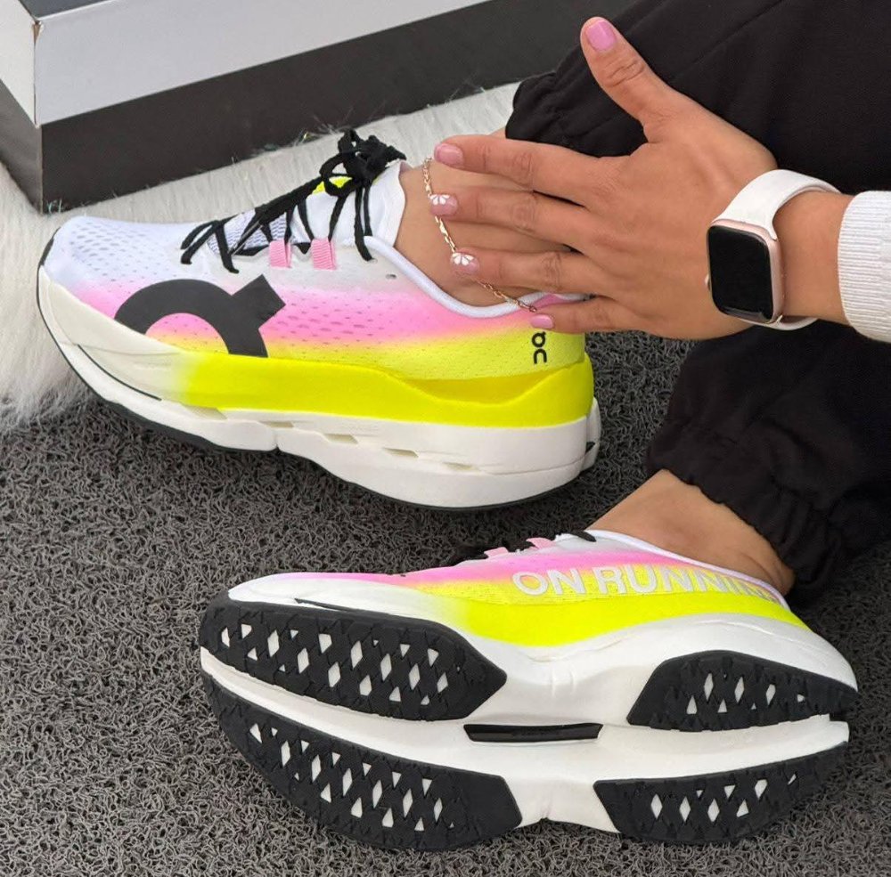 ON CLOUD BLANCO VERDE NEON ROSA